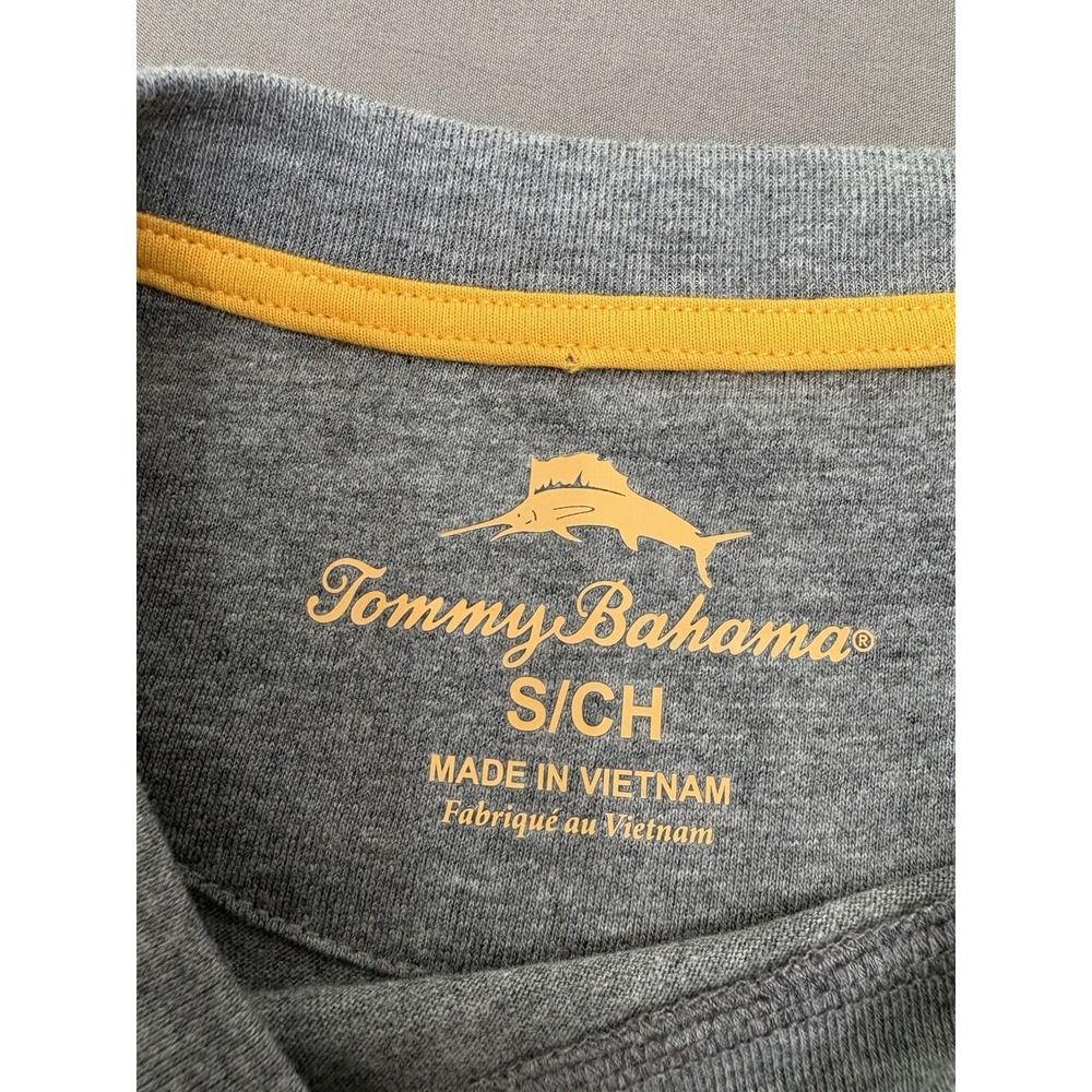 TOMMY BAHAMA Men's Short Sleeved Crew Neck Top Gray Orange Accent Logo Size S - Picture 2 of 12